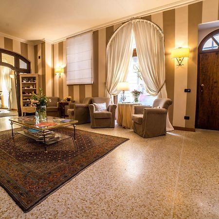 Palazzo Finati Bed & Breakfast Alba  Bagian luar foto
