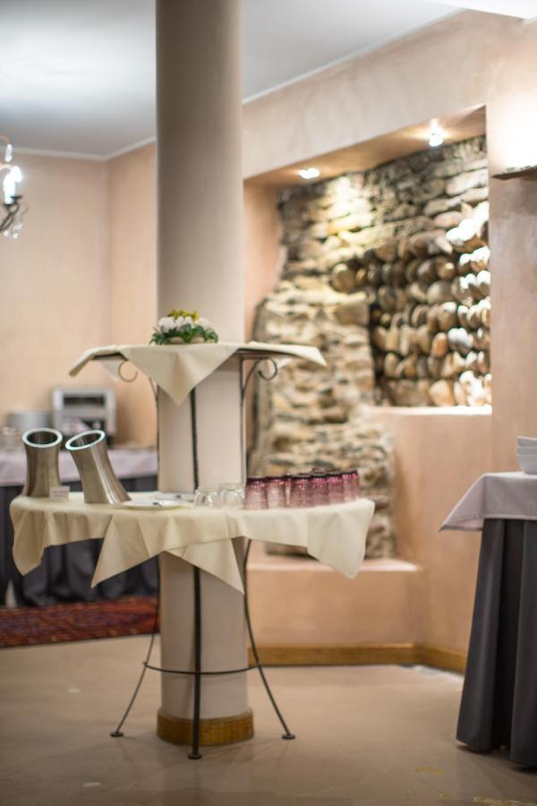 Palazzo Finati Bed & Breakfast Alba  Bagian luar foto
