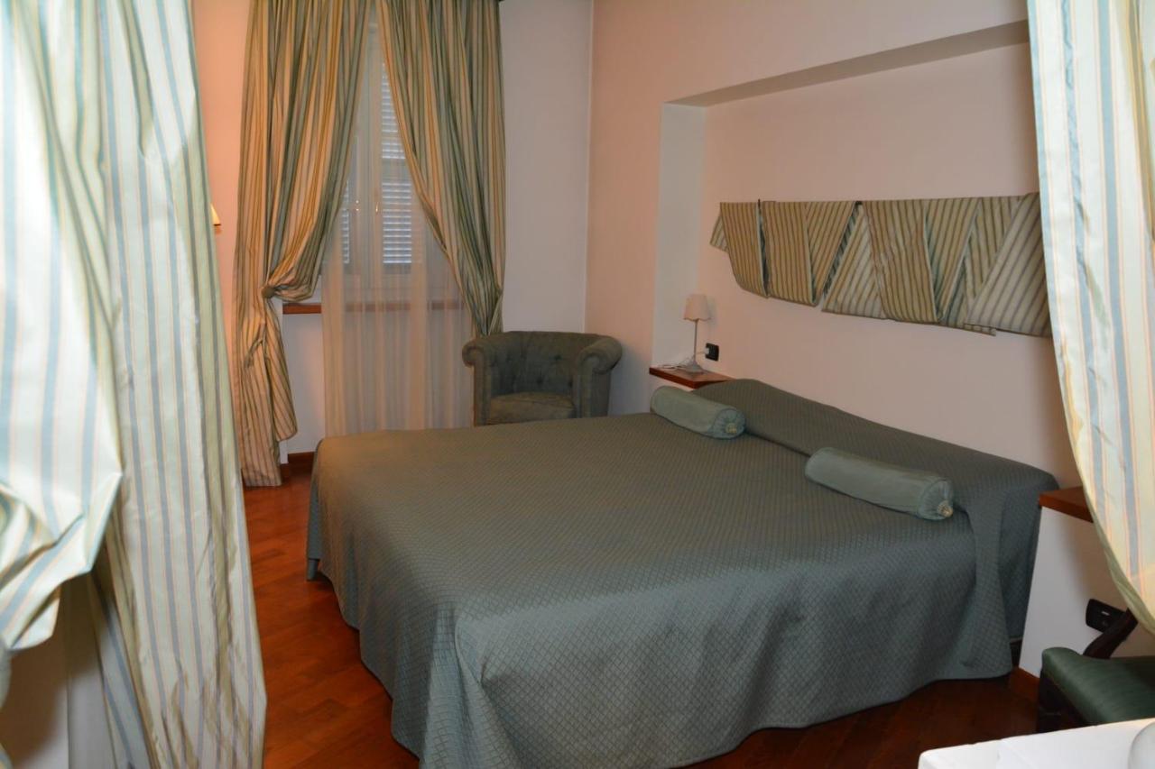 Palazzo Finati Bed & Breakfast Alba  Bagian luar foto