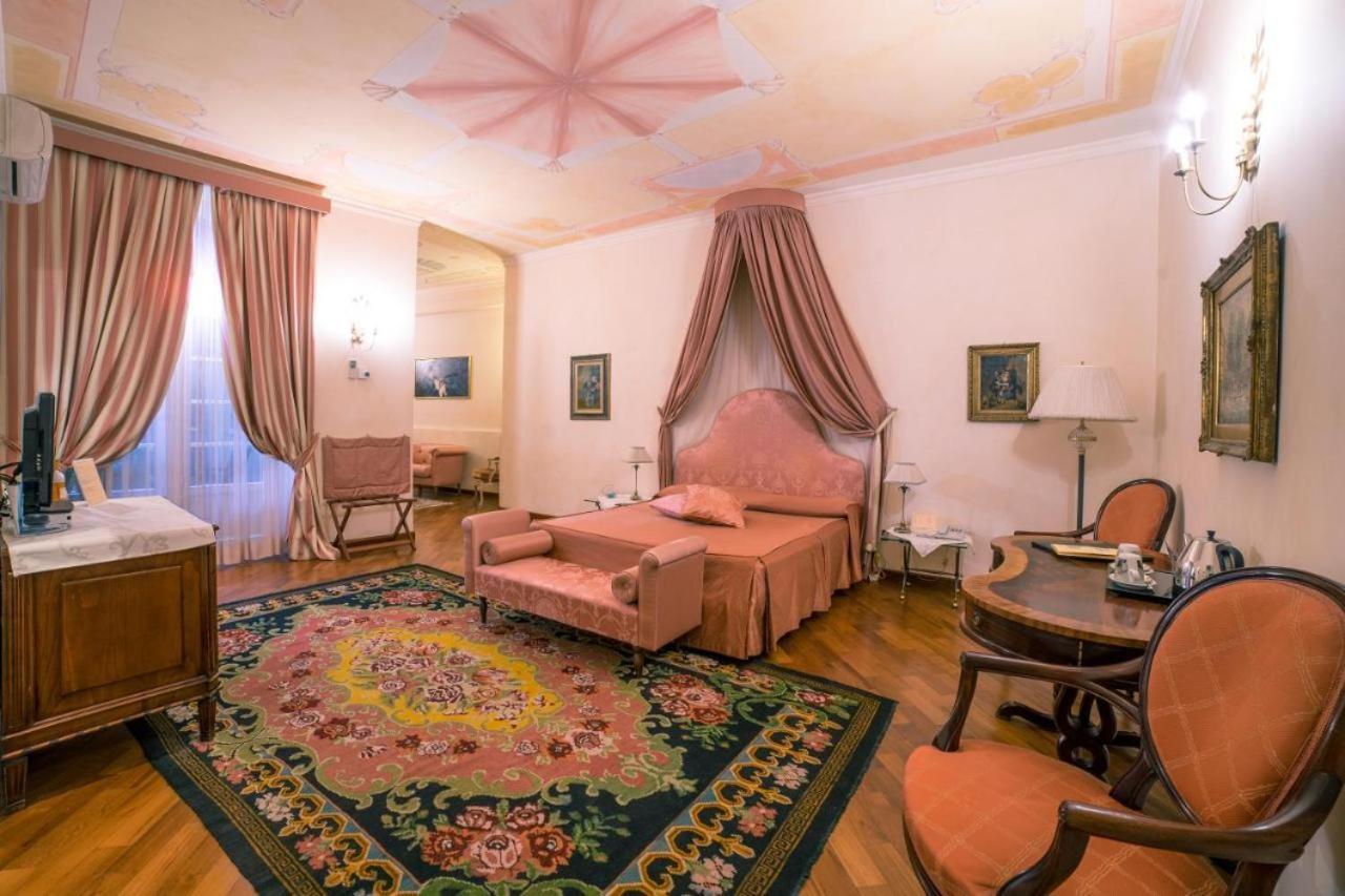 Palazzo Finati Bed & Breakfast Alba  Bagian luar foto