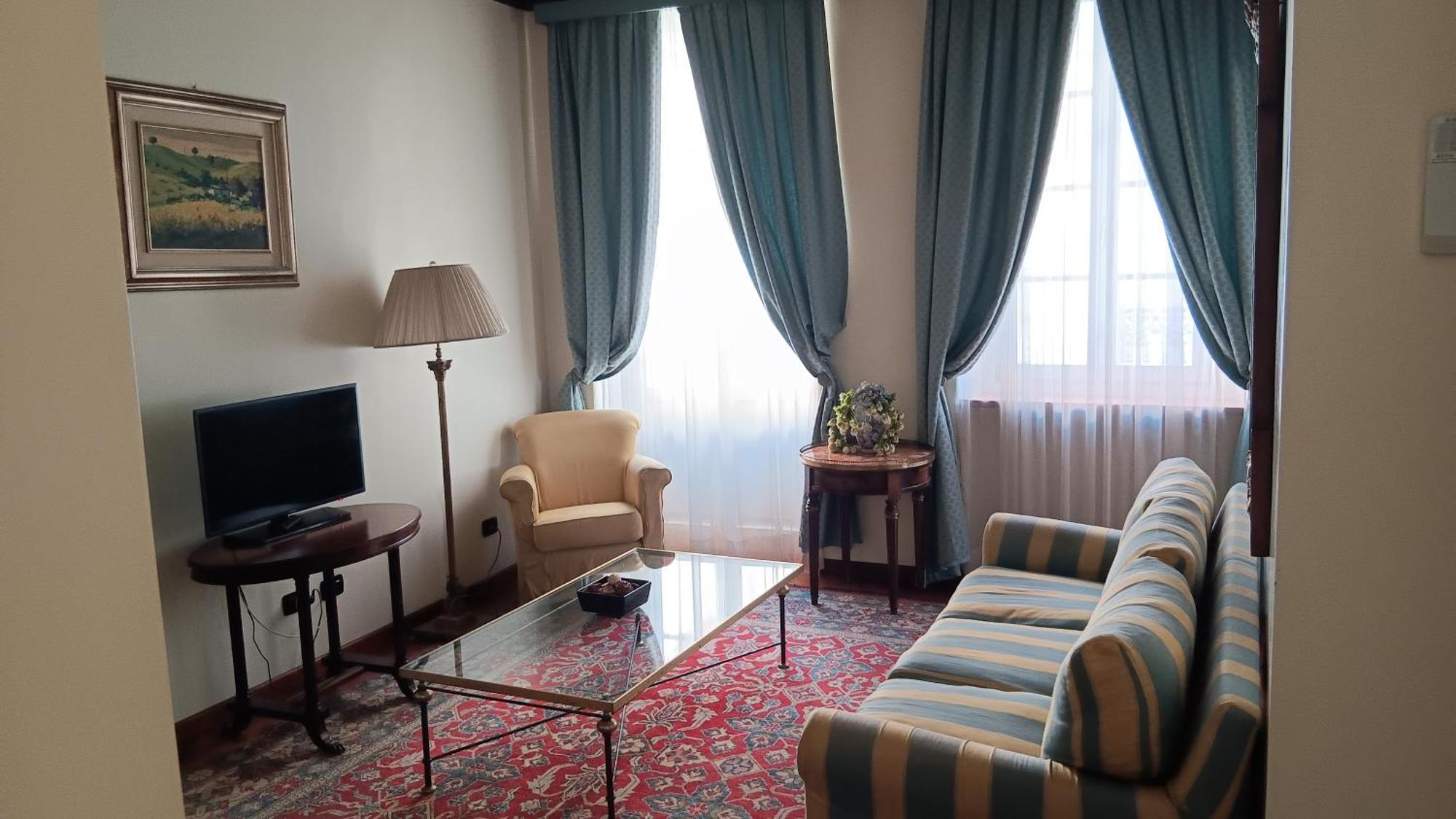 Palazzo Finati Bed & Breakfast Alba  Bagian luar foto