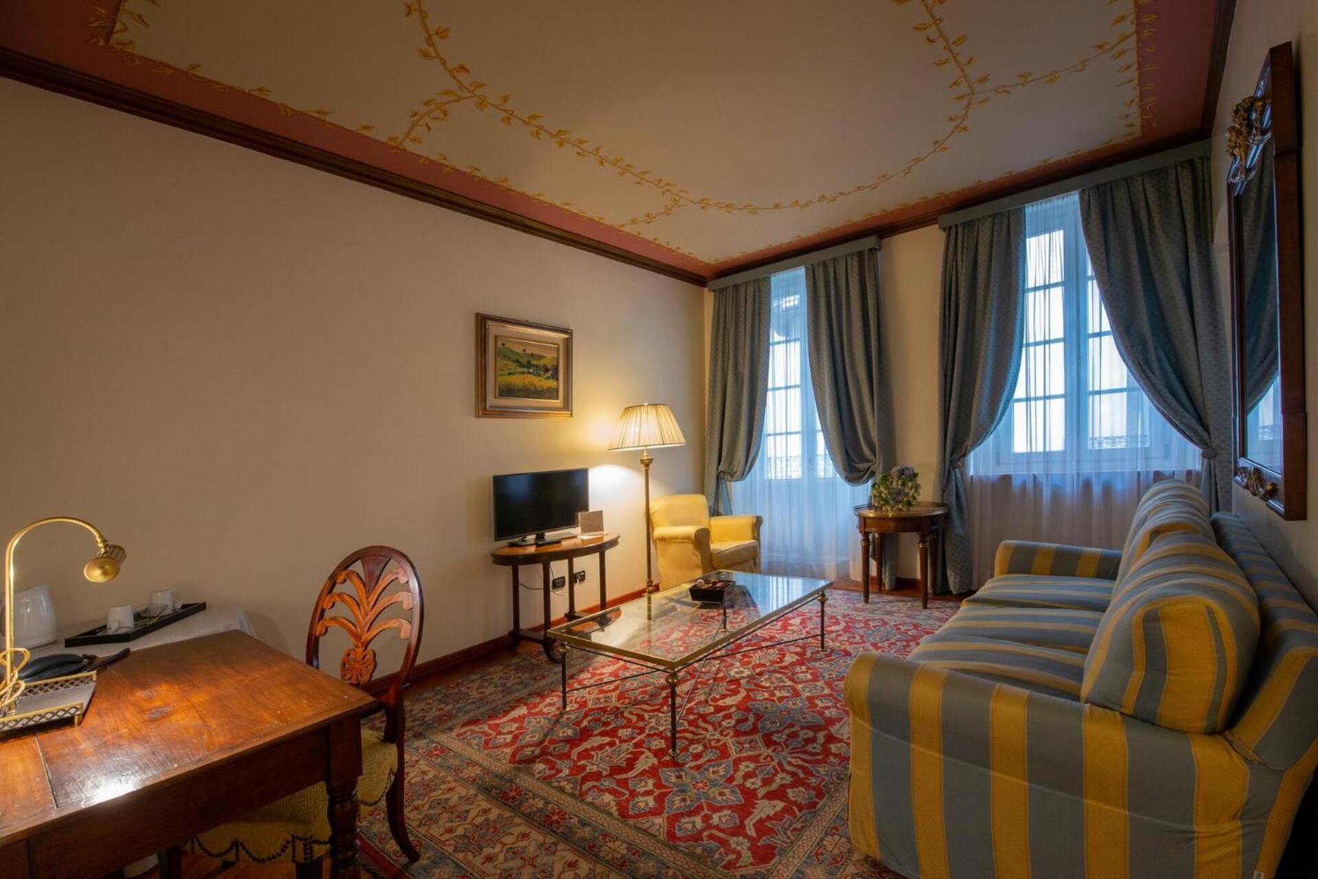 Palazzo Finati Bed & Breakfast Alba  Bagian luar foto