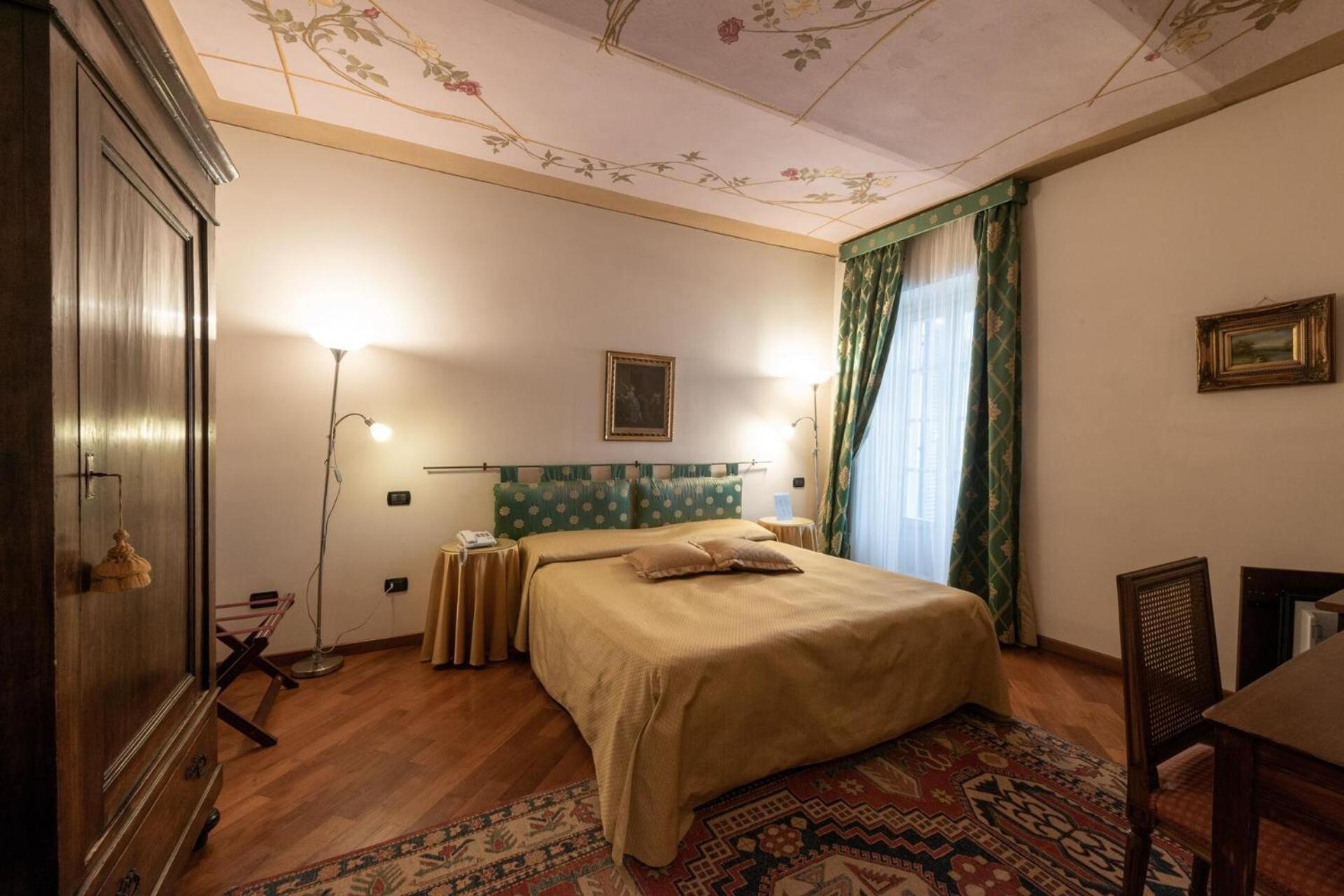 Palazzo Finati Bed & Breakfast Alba  Bagian luar foto