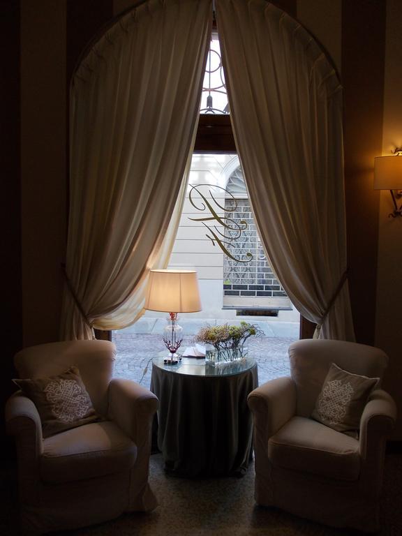 Palazzo Finati Bed & Breakfast Alba  Bagian luar foto