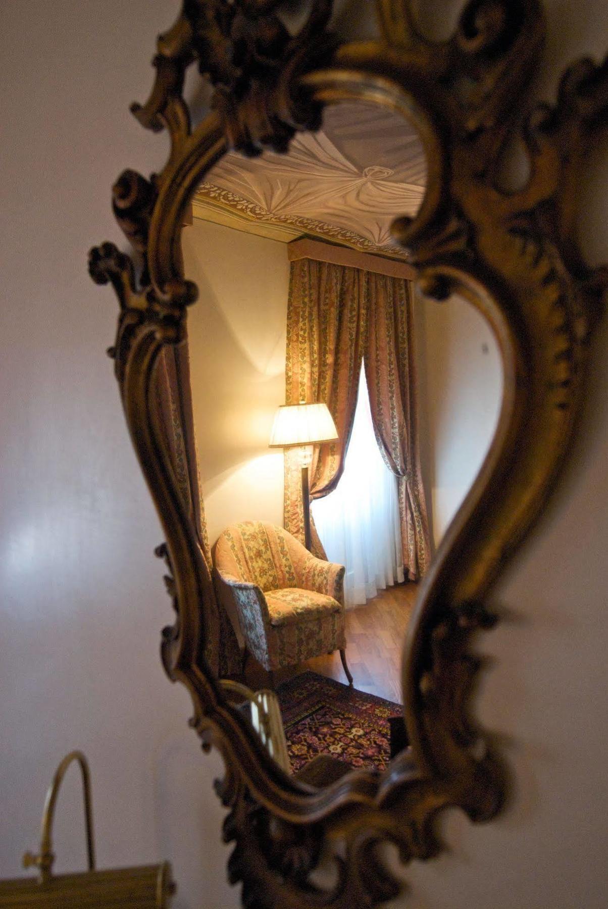 Palazzo Finati Bed & Breakfast Alba  Bagian luar foto