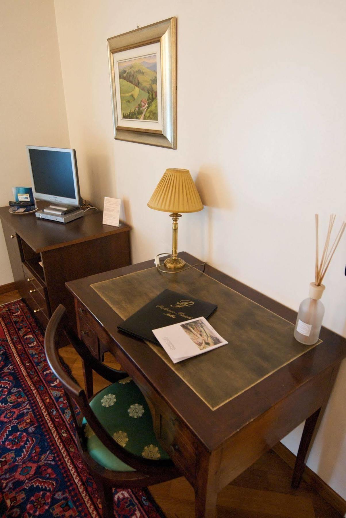 Palazzo Finati Bed & Breakfast Alba  Bagian luar foto