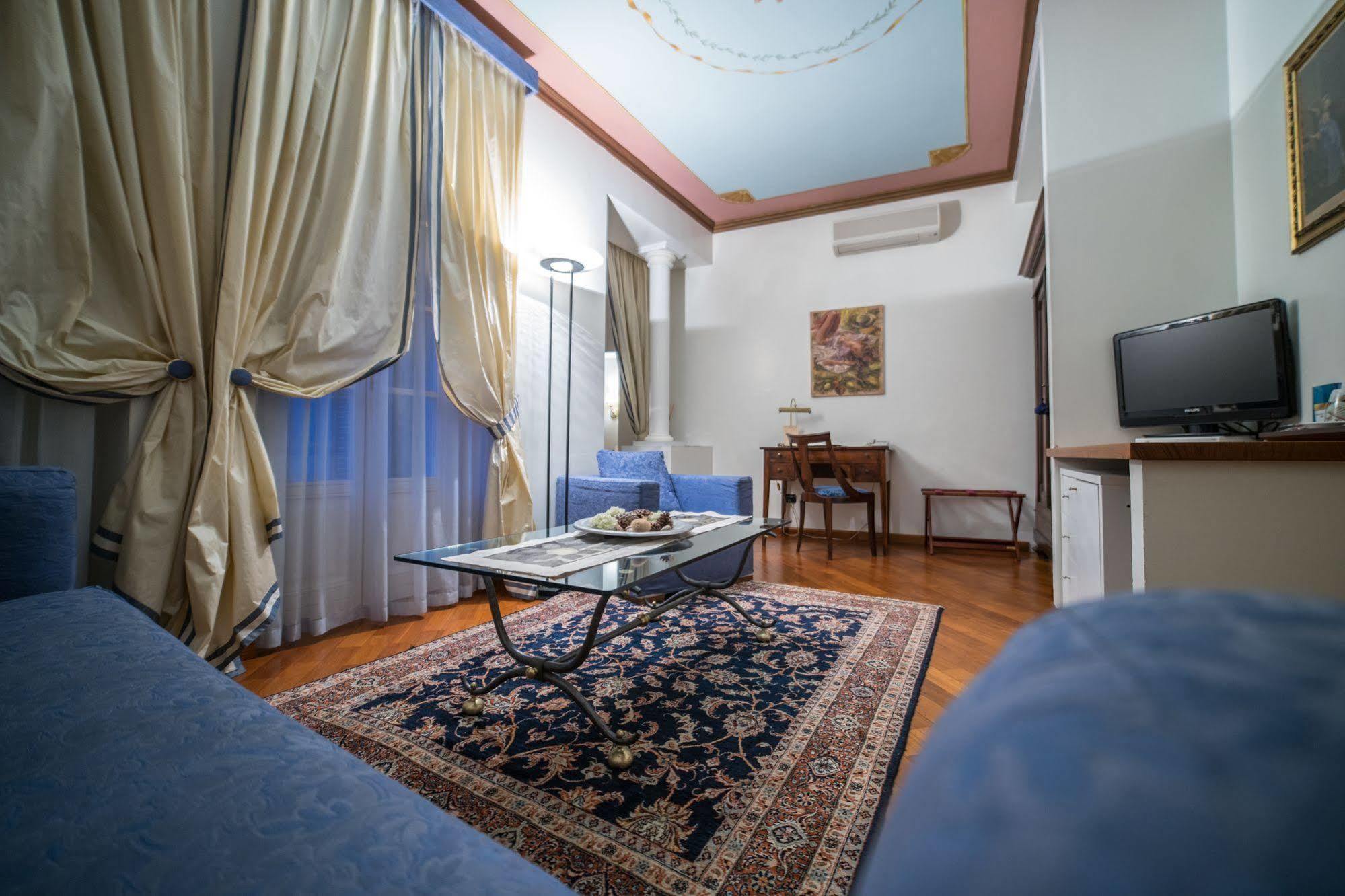 Palazzo Finati Bed & Breakfast Alba  Bagian luar foto