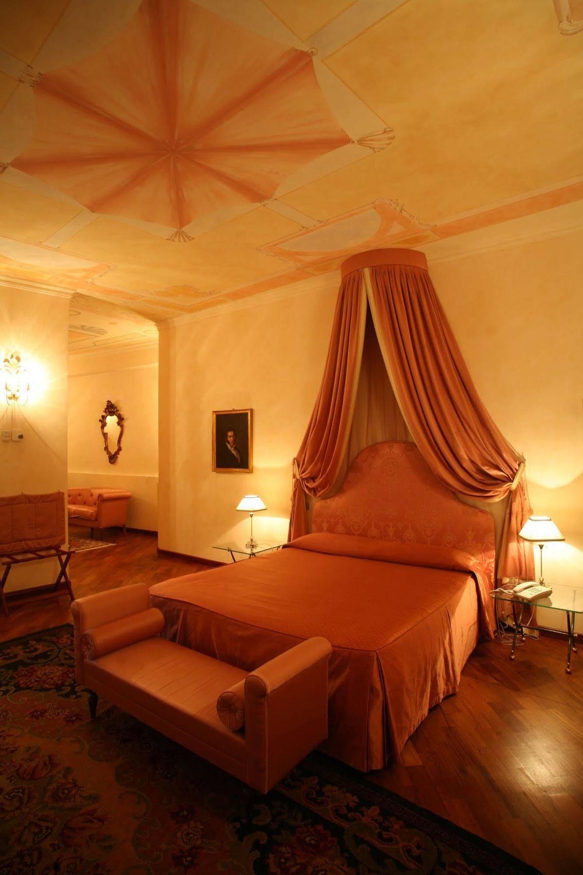 Palazzo Finati Bed & Breakfast Alba  Bagian luar foto